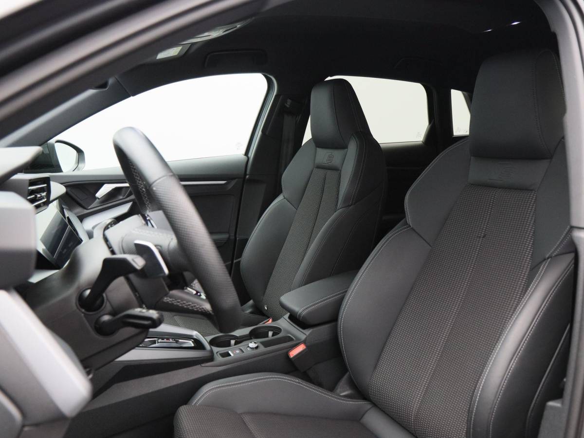 Audi A3 Audi A3 Sportback 45 TFSi e 272 Pk S-line Competition | Stoelverwarming | Trekhaak | Adaptive Cruise | Camera | CarPlay | 18 Inch | 12.686 Km !!