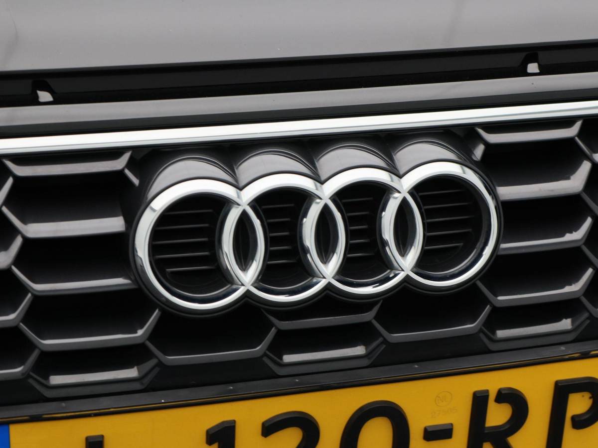 Audi A3 Audi A3 Sportback 30 TFSi 110 Pk Automaat S-Line | Panorama dak | Cruise Control | Camera | CarPlay | Half Leer | 18 Inch | 65.065 Km !!