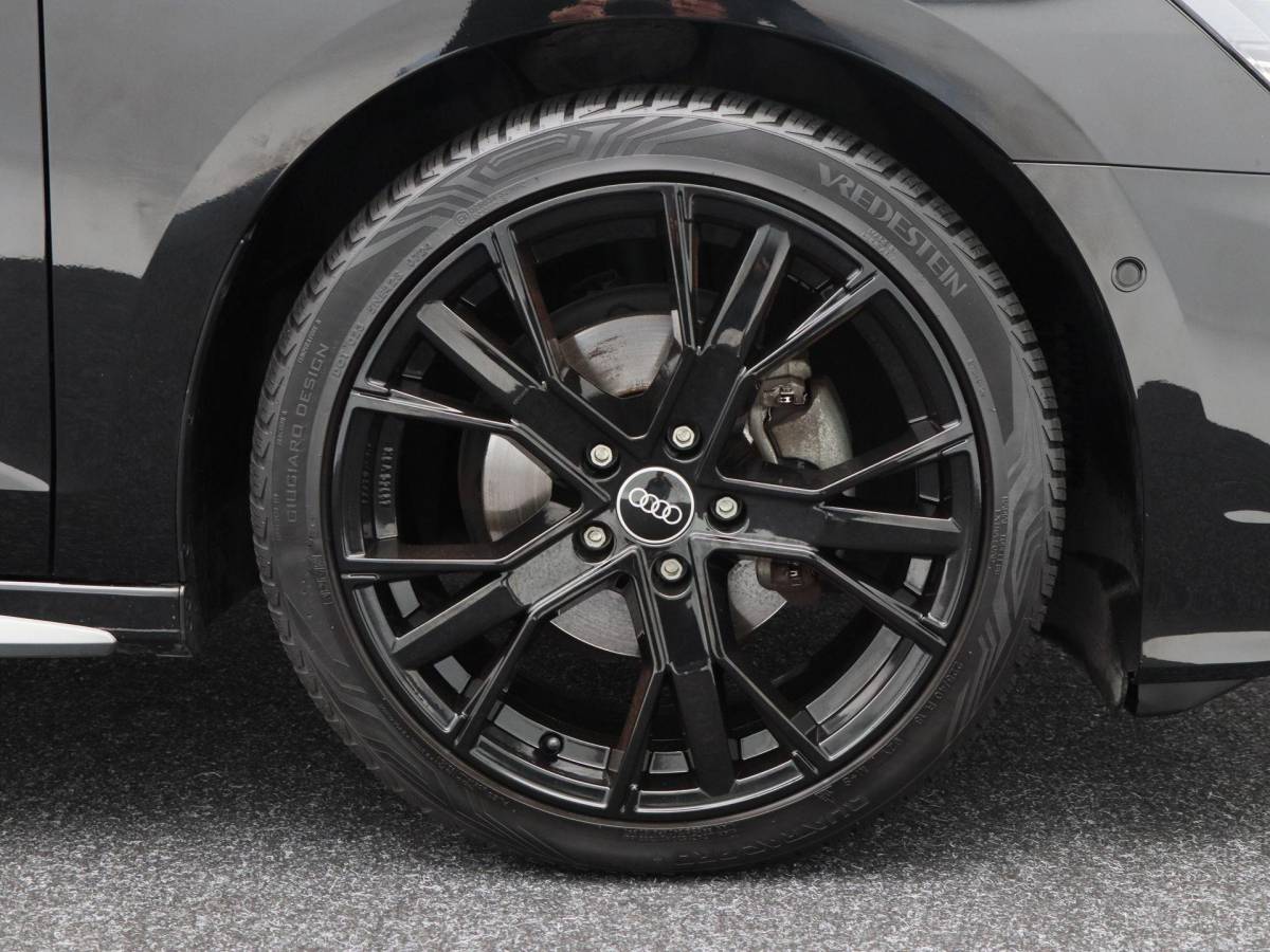 Audi A3 Audi A3 Sportback 30 TFSi 110 Pk Automaat S-Line | Panorama dak | Cruise Control | Camera | CarPlay | Half Leer | 18 Inch | 65.065 Km !!