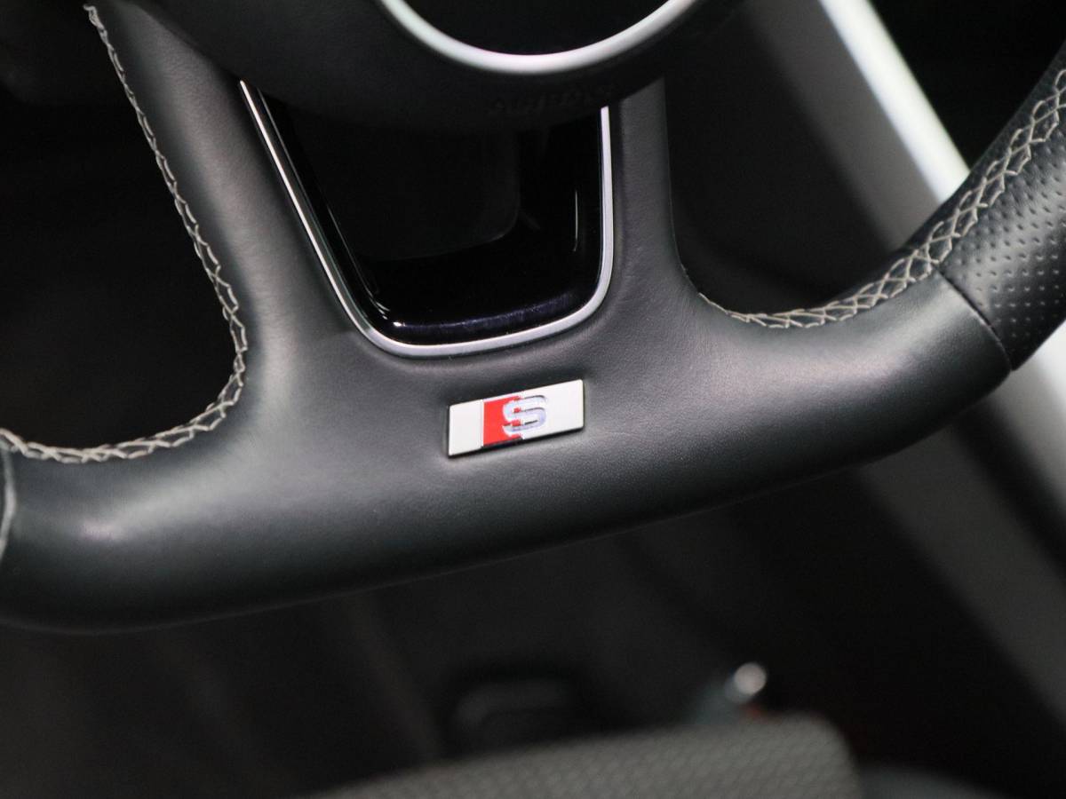 Audi A3 Audi A3 Sportback 30 TFSi 110 Pk Automaat S-Line | Panorama dak | Cruise Control | Camera | CarPlay | Half Leer | 18 Inch | 65.065 Km !!
