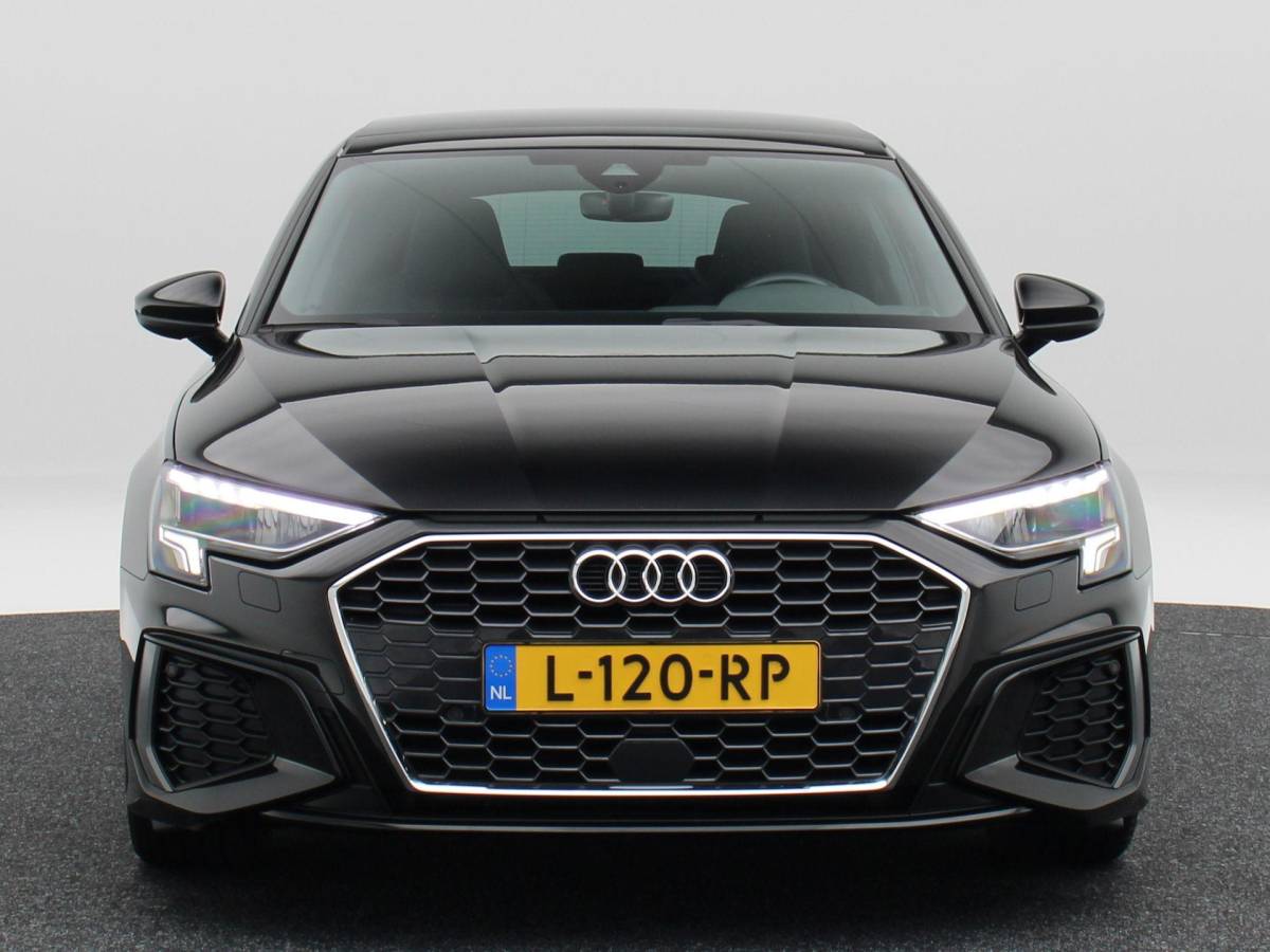 Audi A3 Audi A3 Sportback 30 TFSi 110 Pk Automaat S-Line | Panorama dak | Cruise Control | Camera | CarPlay | Half Leer | 18 Inch | 65.065 Km !!