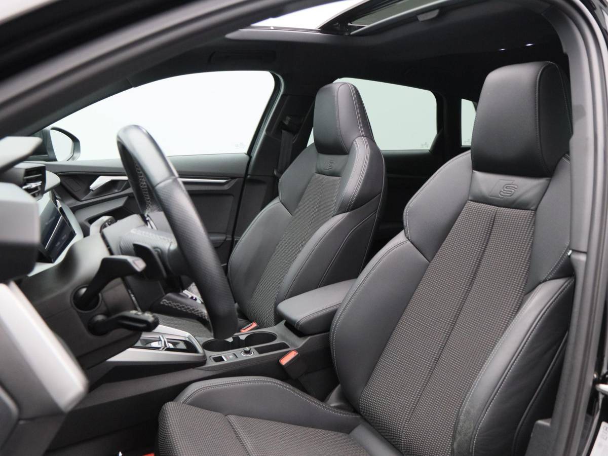 Audi A3 Audi A3 Sportback 30 TFSi 110 Pk Automaat S-Line | Panorama dak | Cruise Control | Camera | CarPlay | Half Leer | 18 Inch | 65.065 Km !!
