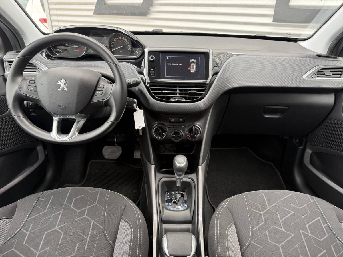 Peugeot 2008 Peugeot 2008 1.2 PureTech Blue Lion 2e Eigenaar|Navi|Carplay|Airco|PDC|Cruise|D-riem vv in 2024|N.A.P|APK tot 11-2026