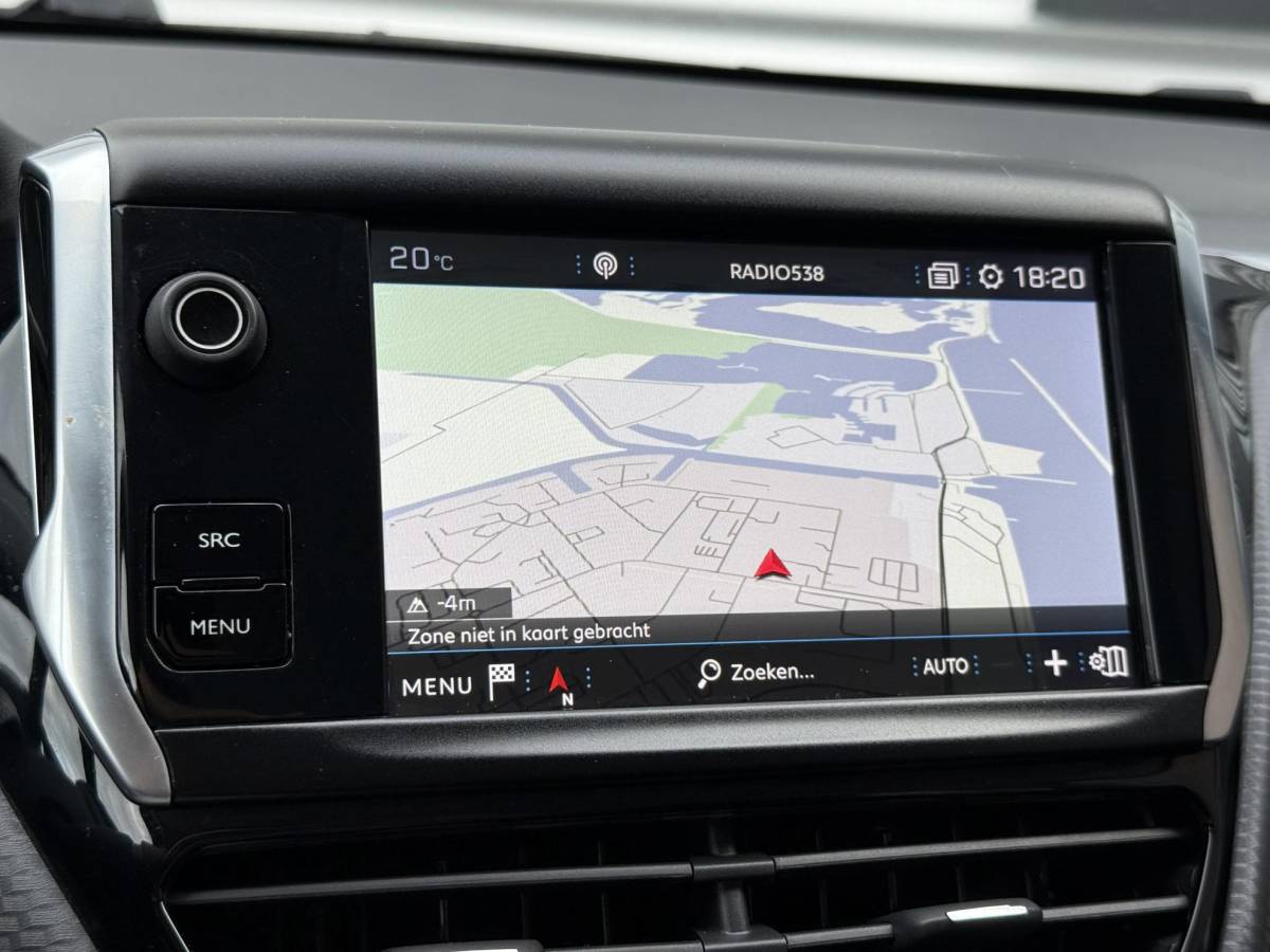 Peugeot 2008 Peugeot 2008 1.2 PureTech Blue Lion 2e Eigenaar|Navi|Carplay|Airco|PDC|Cruise|D-riem vv in 2024|N.A.P|APK tot 11-2026