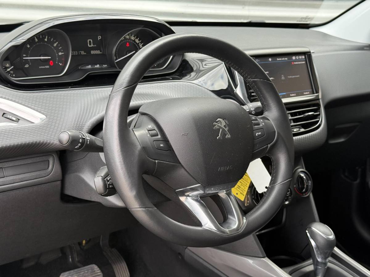 Peugeot 2008 Peugeot 2008 1.2 PureTech Blue Lion 2e Eigenaar|Navi|Carplay|Airco|PDC|Cruise|D-riem vv in 2024|N.A.P|APK tot 11-2026
