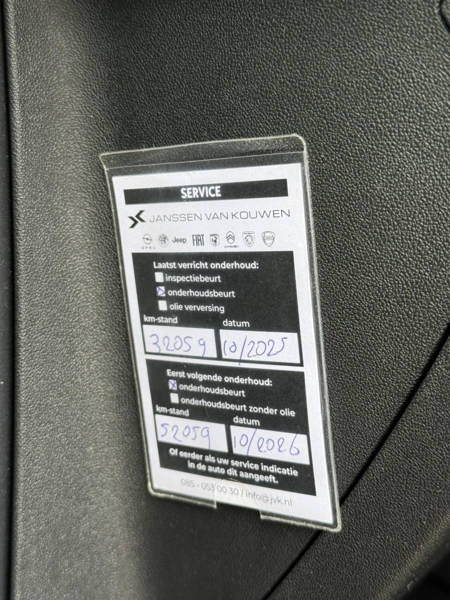 Peugeot 2008 Peugeot 2008 1.2 PureTech Blue Lion 2e Eigenaar|Navi|Carplay|Airco|PDC|Cruise|D-riem vv in 2024|N.A.P|APK tot 11-2026