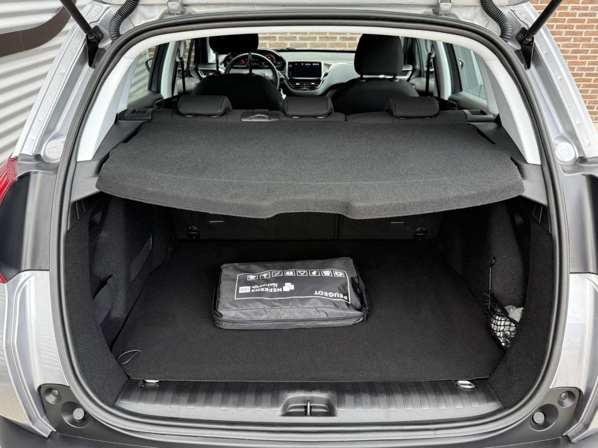 Peugeot 2008 Peugeot 2008 1.2 PureTech Blue Lion 2e Eigenaar|Navi|Carplay|Airco|PDC|Cruise|D-riem vv in 2024|N.A.P|APK tot 11-2026