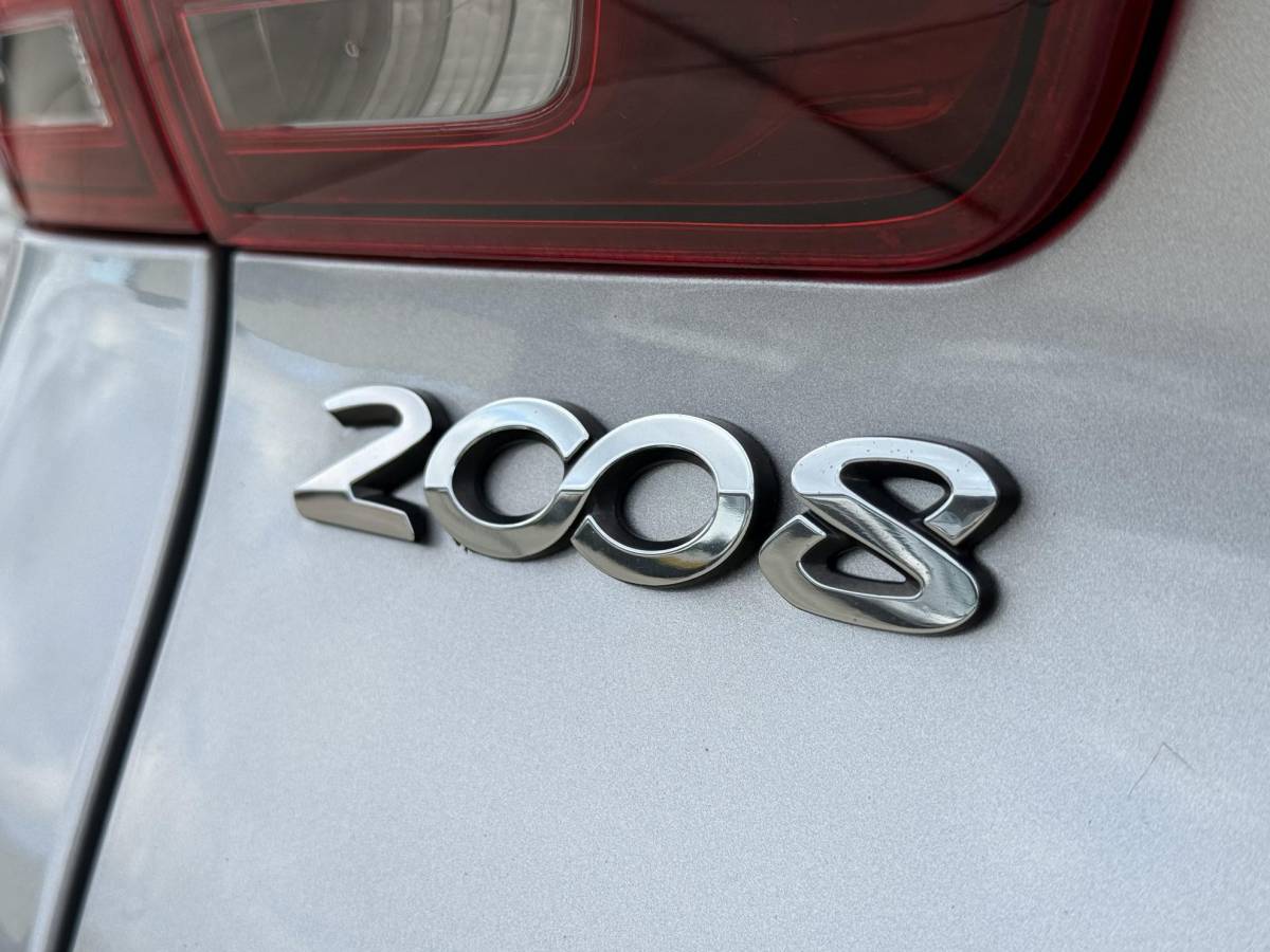 Peugeot 2008 Peugeot 2008 1.2 PureTech Blue Lion 2e Eigenaar|Navi|Carplay|Airco|PDC|Cruise|D-riem vv in 2024|N.A.P|APK tot 11-2026