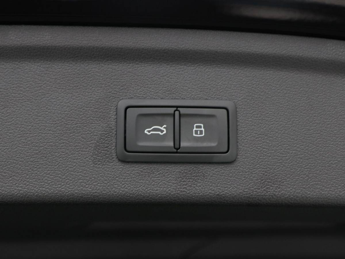 Audi A3 Audi A3 Sportback 45 TFSi e 272 Pk S-Line Competition | Stoelverwarming | Panorama dak | Sonos Audio | Camera | Full LED | 18 Inch | 155 Km !!