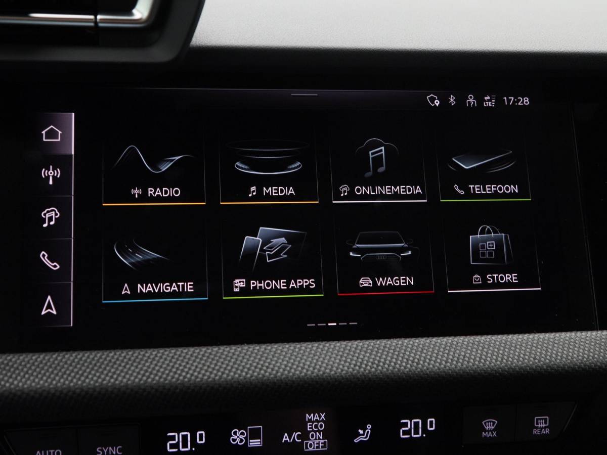 Audi A3 Audi A3 Sportback 45 TFSi e 272 Pk S-Line Competition | Stoelverwarming | Panorama dak | Sonos Audio | Camera | Full LED | 18 Inch | 155 Km !!