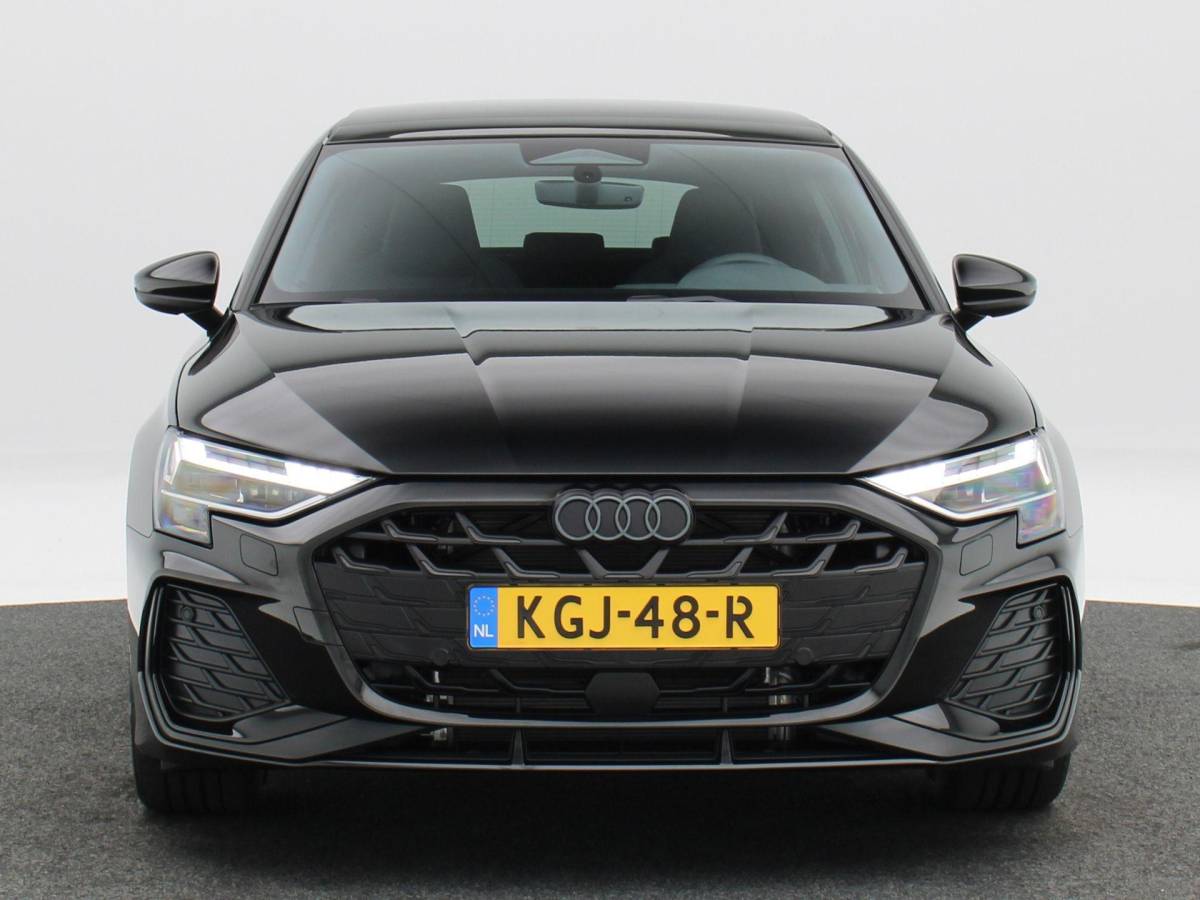 Audi A3 Audi A3 Sportback 45 TFSi e 272 Pk S-Line Competition | Stoelverwarming | Panorama dak | Sonos Audio | Camera | Full LED | 18 Inch | 155 Km !!