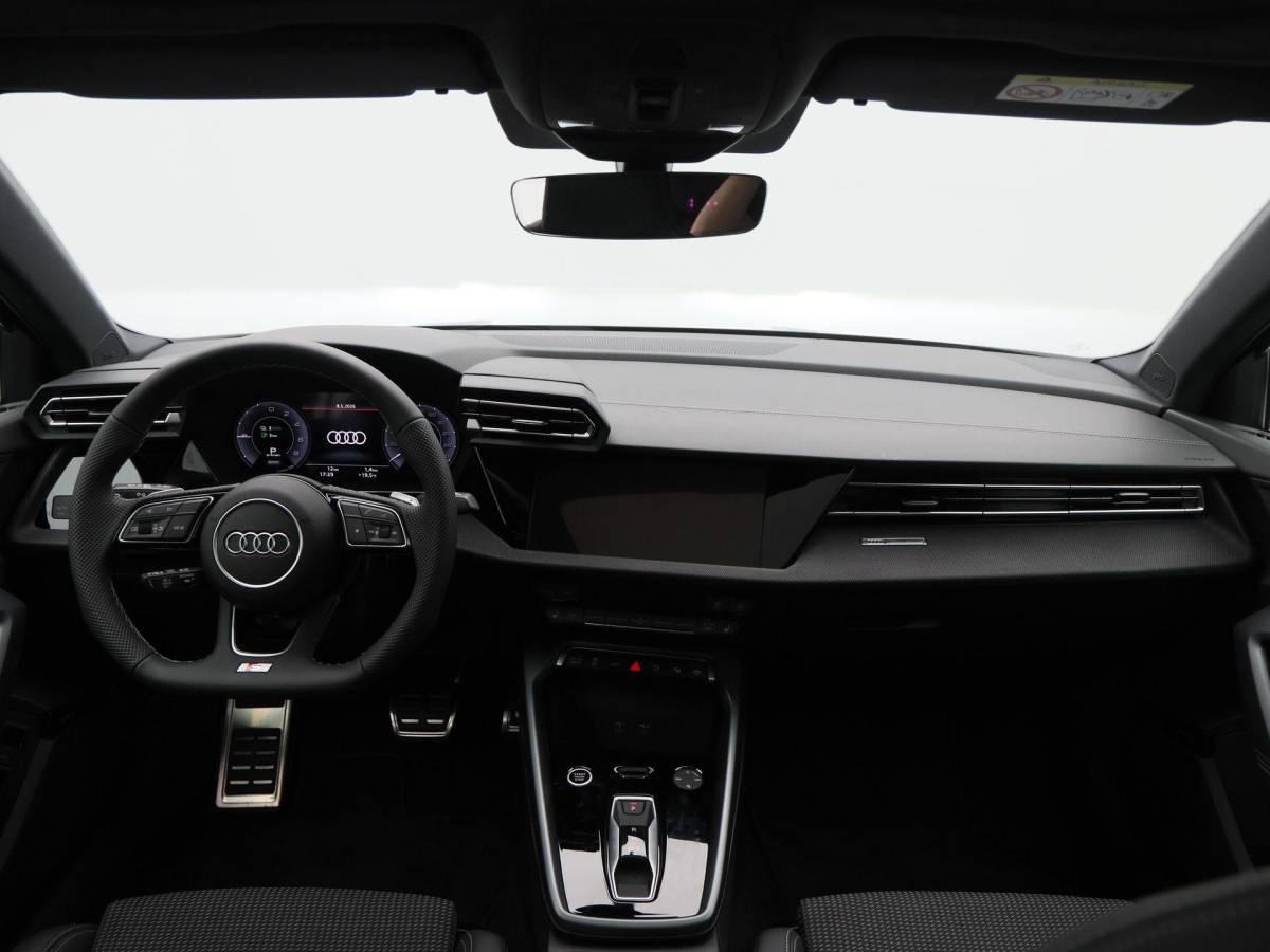 Audi A3 Audi A3 Sportback 45 TFSi e 272 Pk S-Line Competition | Stoelverwarming | Panorama dak | Sonos Audio | Camera | Full LED | 18 Inch | 155 Km !!