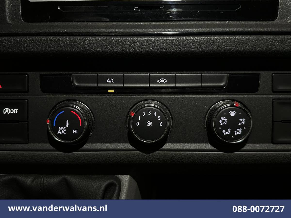 Volkswagen Crafter Volkswagen Crafter 2.0 TDI 141pk L3H2 L2H1 Euro6 Airco | Camera | Apple Carplay | Android Auto Parkeersensoren, Bijrijdersbank, 3000kg trekvermogen