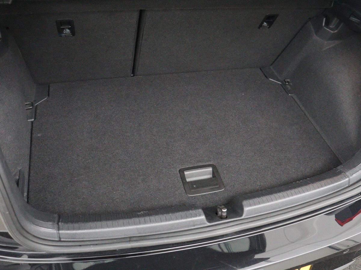 Volkswagen Polo Volkswagen Polo 1.0 TSI Style | Stoelverwarming | Climate control |  Carplay | Camera | Park assist | Bluetooth | Virtueel dashboard