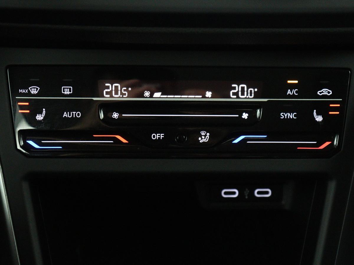 Volkswagen Polo Volkswagen Polo 1.0 TSI Style | Stoelverwarming | Climate control |  Carplay | Camera | Park assist | Bluetooth | Virtueel dashboard