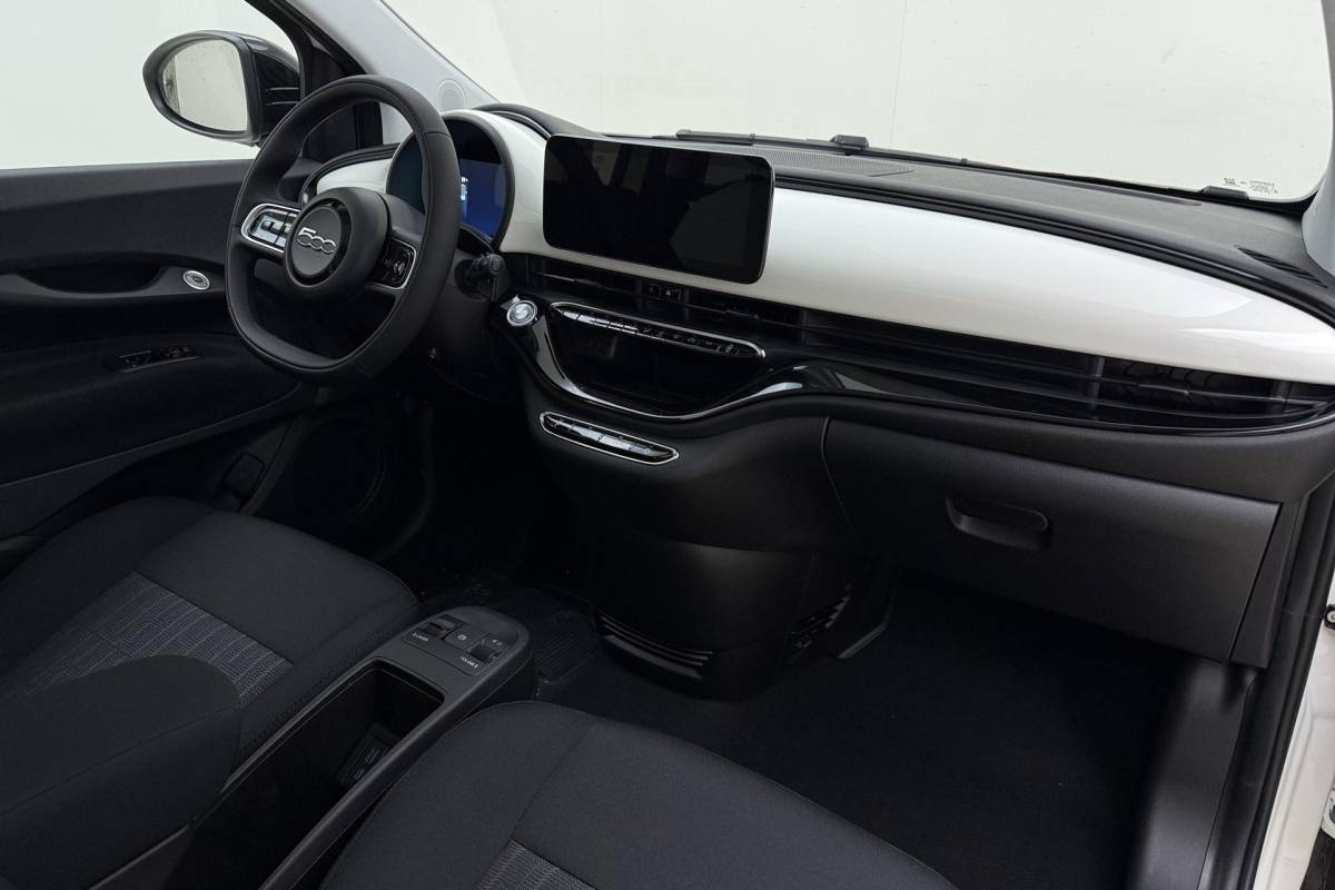 Fiat 500 Fiat 500 La Prima 42 kWh | Glazen dak | Cruise control | Camera | Elektrisch verstelbare spiegels