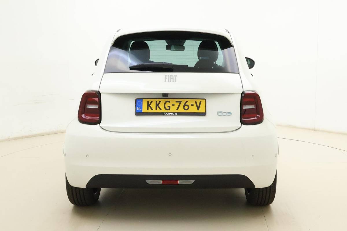 Fiat 500 Fiat 500 La Prima 42 kWh | Glazen dak | Cruise control | Camera | Elektrisch verstelbare spiegels
