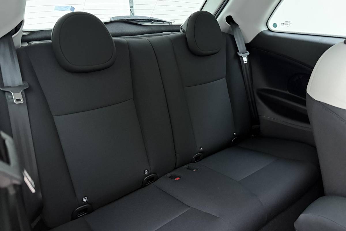Fiat 500 Fiat 500 La Prima 42 kWh | Glazen dak | Cruise control | Camera | Elektrisch verstelbare spiegels