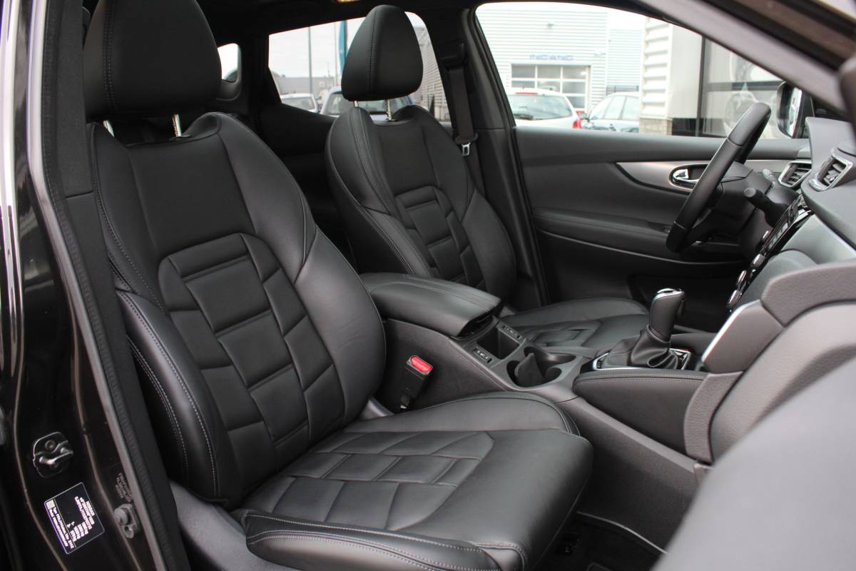 Nissan QASHQAI Nissan Qashqai 1.3 DIG-T Tekna / Keyless / Carplay / N.A.P.
