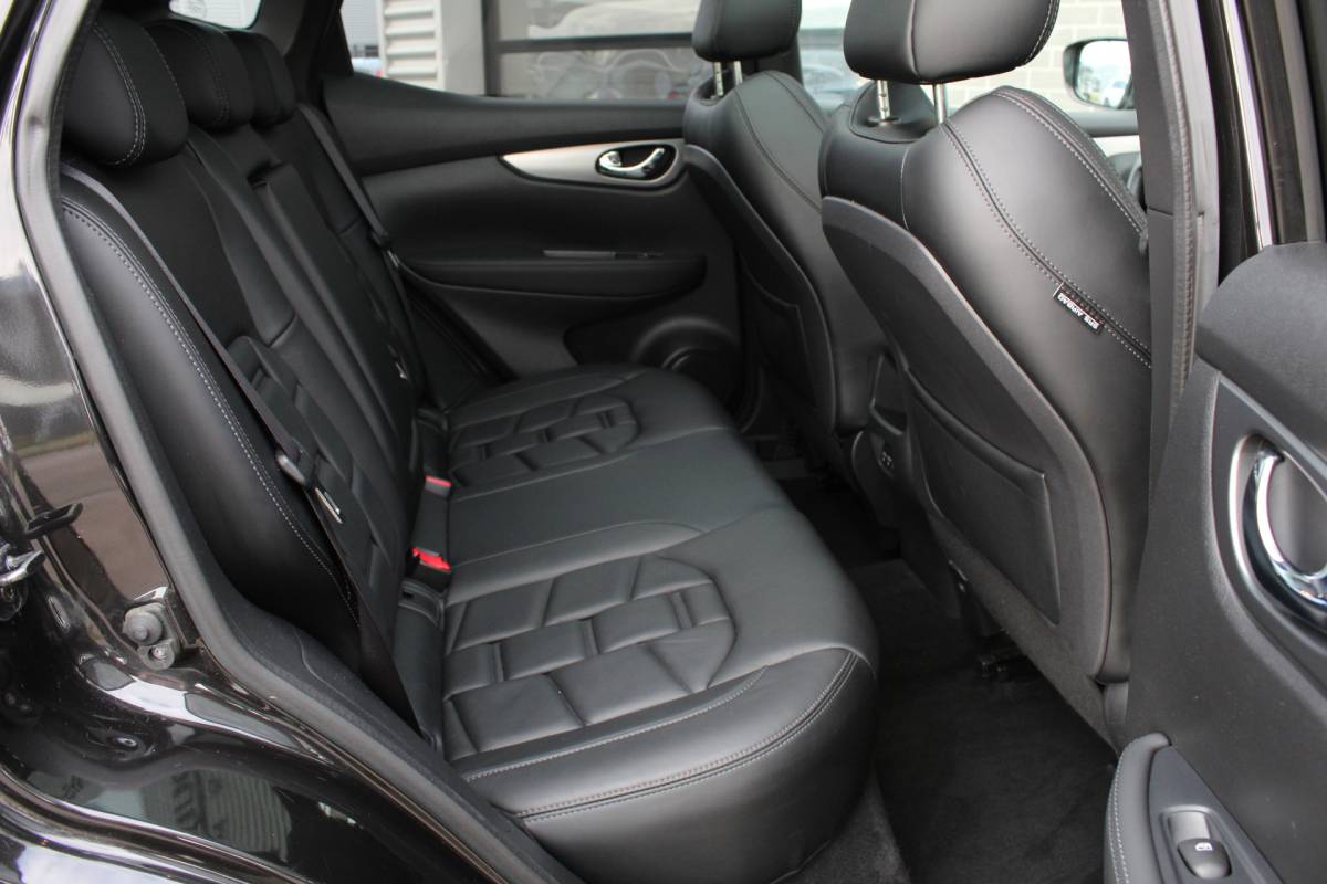 Nissan QASHQAI Nissan Qashqai 1.3 DIG-T Tekna / Keyless / Carplay / N.A.P.