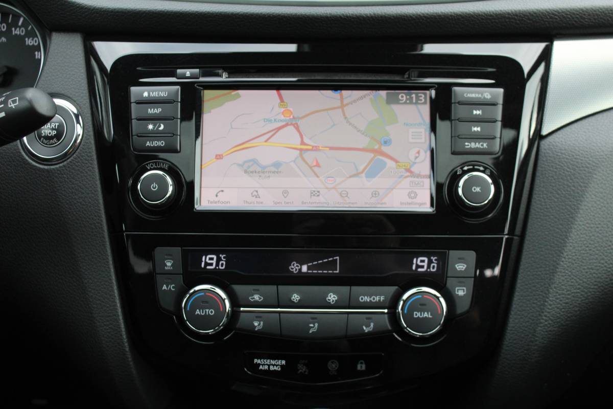 Nissan QASHQAI Nissan Qashqai 1.3 DIG-T Tekna / Keyless / Carplay / N.A.P.