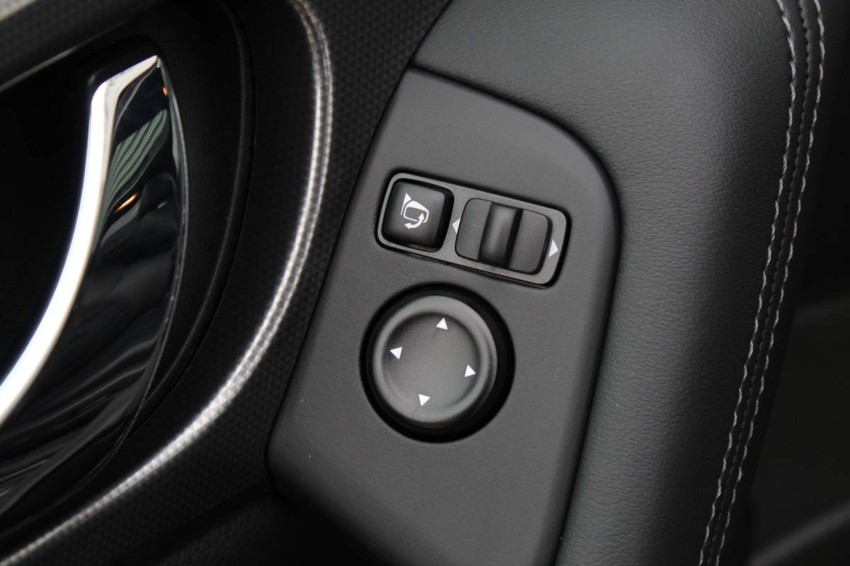 Nissan QASHQAI Nissan Qashqai 1.3 DIG-T Tekna / Keyless / Carplay / N.A.P.