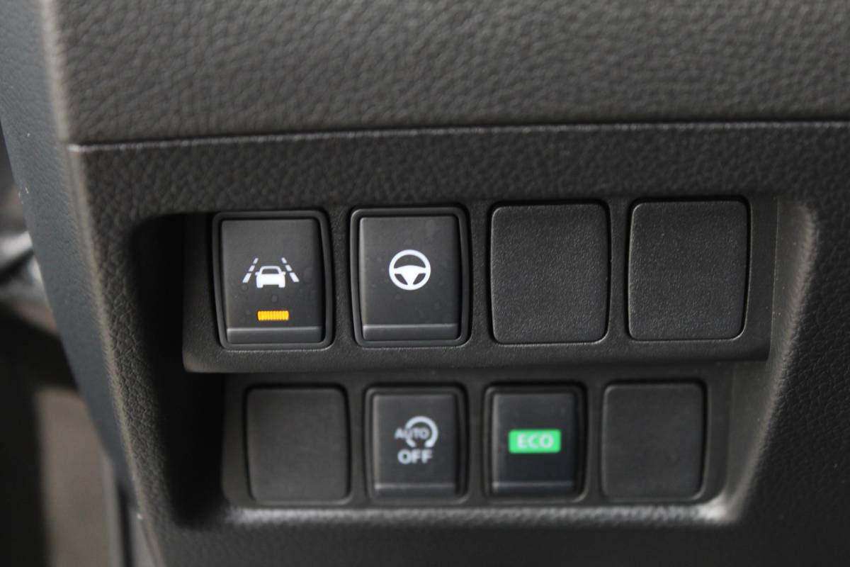 Nissan QASHQAI Nissan Qashqai 1.3 DIG-T Tekna / Keyless / Carplay / N.A.P.