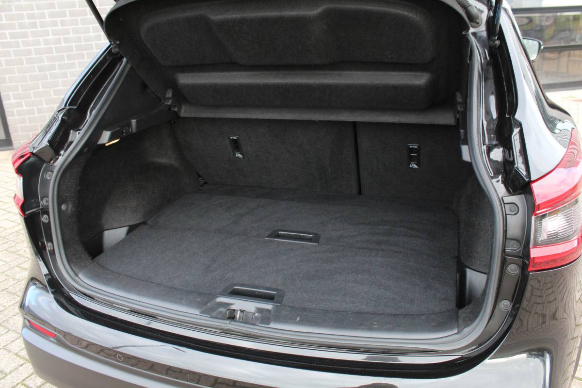 Nissan QASHQAI Nissan Qashqai 1.3 DIG-T Tekna / Keyless / Carplay / N.A.P.