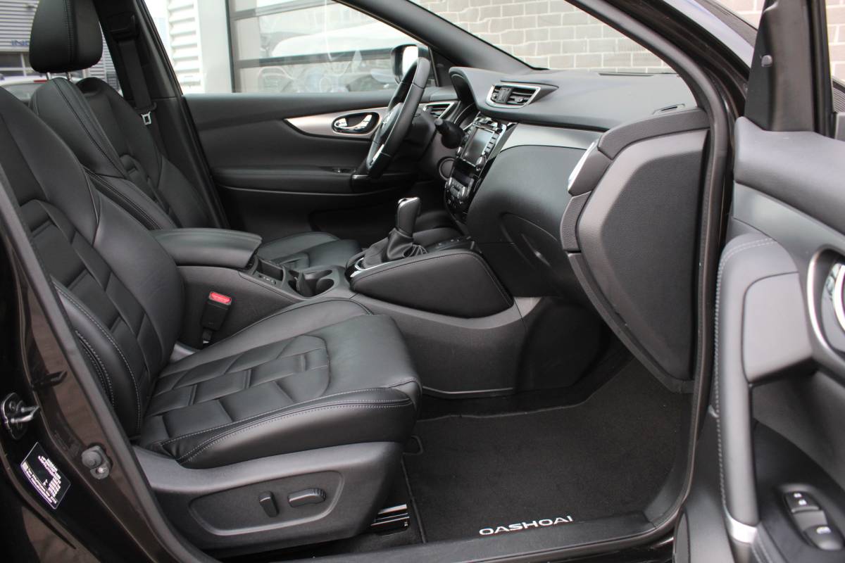 Nissan QASHQAI Nissan Qashqai 1.3 DIG-T Tekna / Keyless / Carplay / N.A.P.
