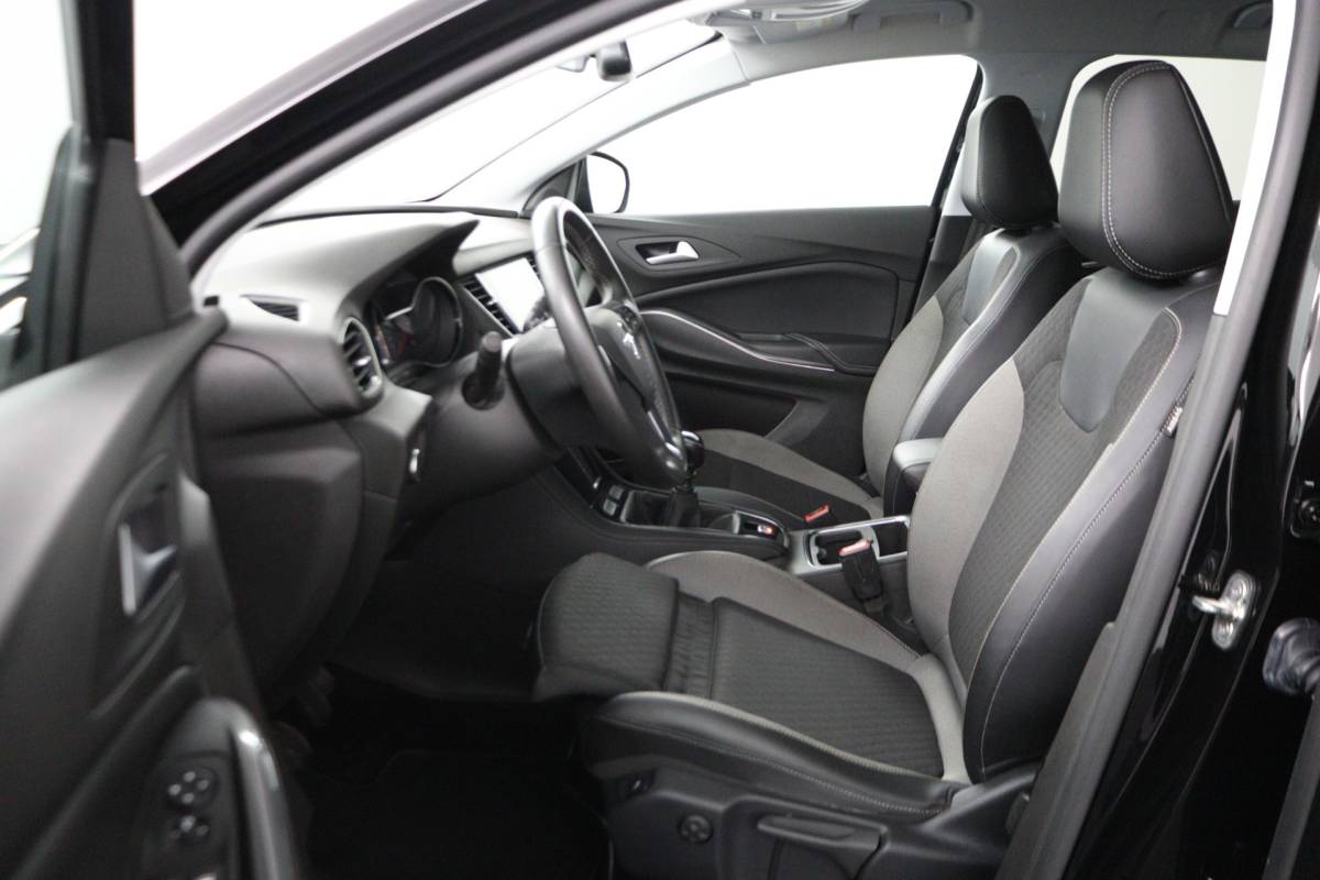 Opel Grandland X Opel Grandland X 1.2 T. 130pk Innovation Camera/AGR/Riem vervangen/Carplay