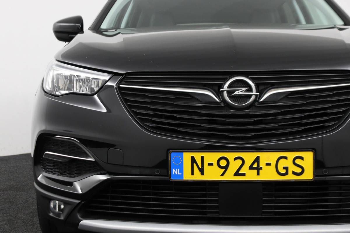 Opel Grandland X Opel Grandland X 1.2 T. 130pk Innovation Camera/AGR/Riem vervangen/Carplay