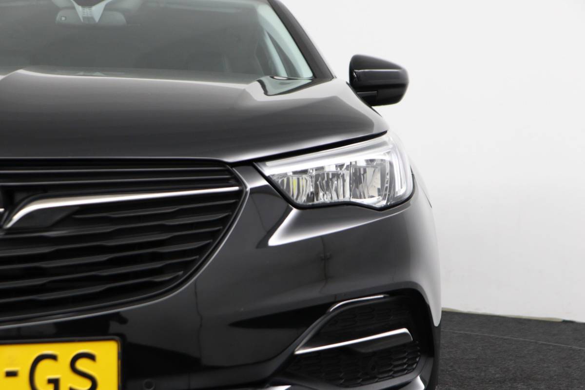 Opel Grandland X Opel Grandland X 1.2 T. 130pk Innovation Camera/AGR/Riem vervangen/Carplay