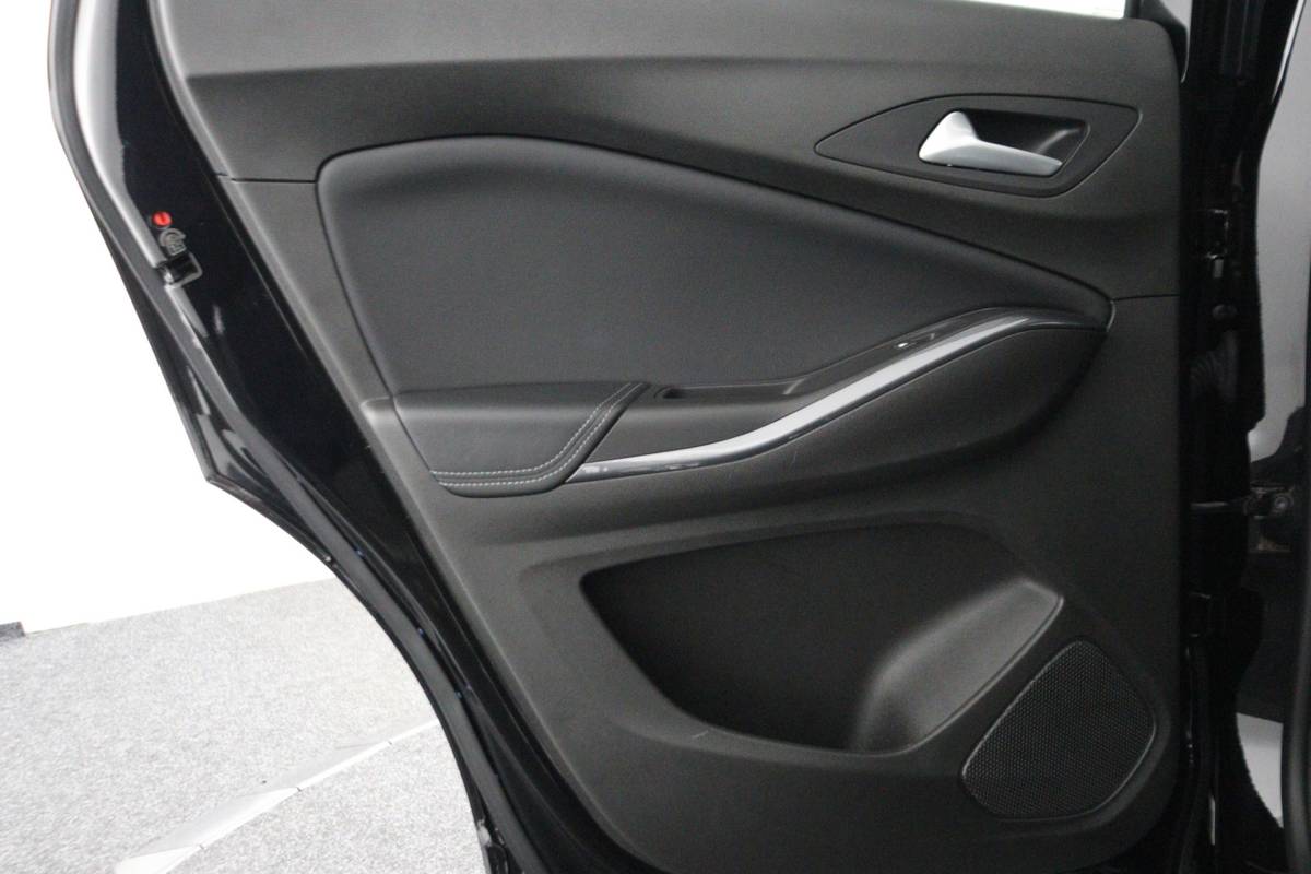 Opel Grandland X Opel Grandland X 1.2 T. 130pk Innovation Camera/AGR/Riem vervangen/Carplay