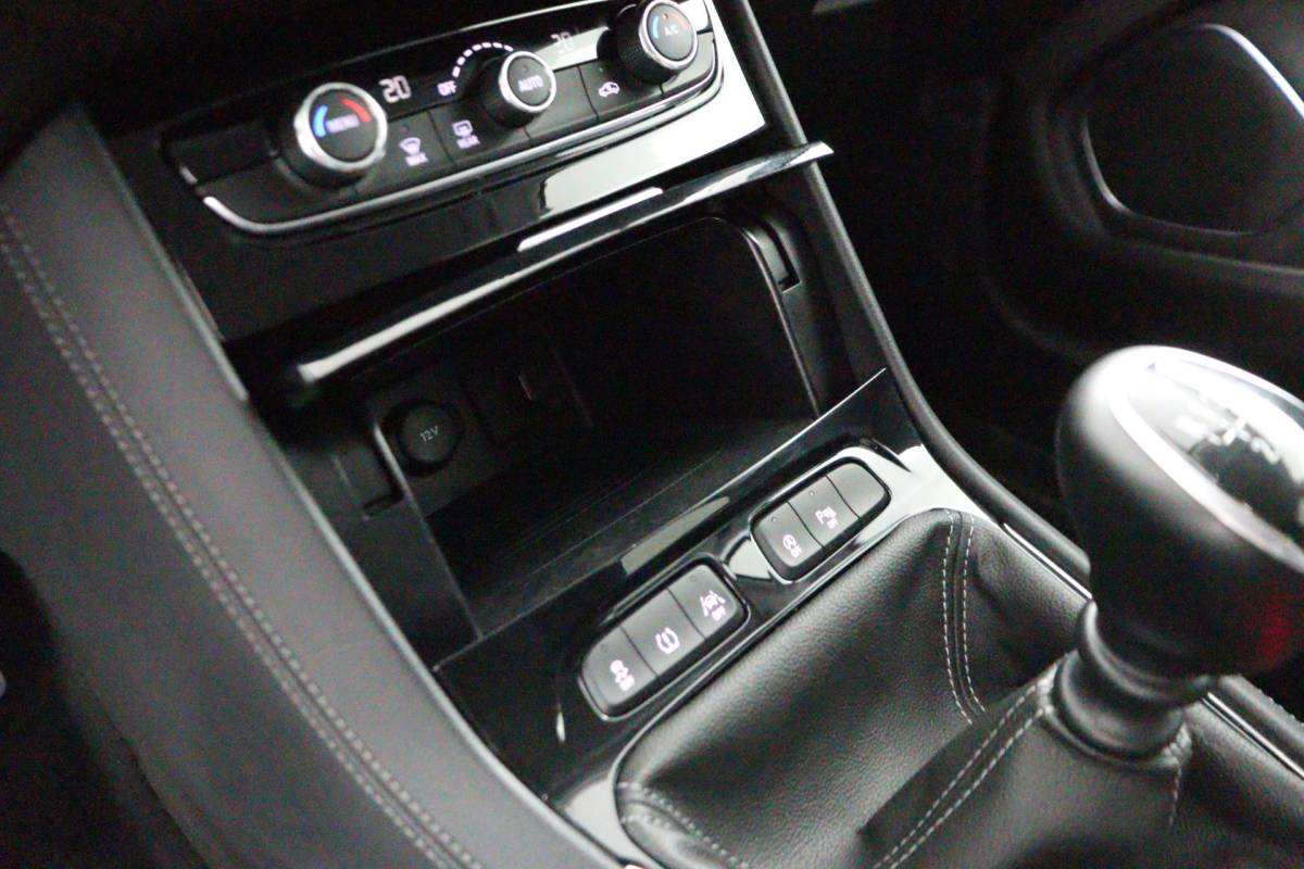 Opel Grandland X Opel Grandland X 1.2 T. 130pk Innovation Camera/AGR/Riem vervangen/Carplay