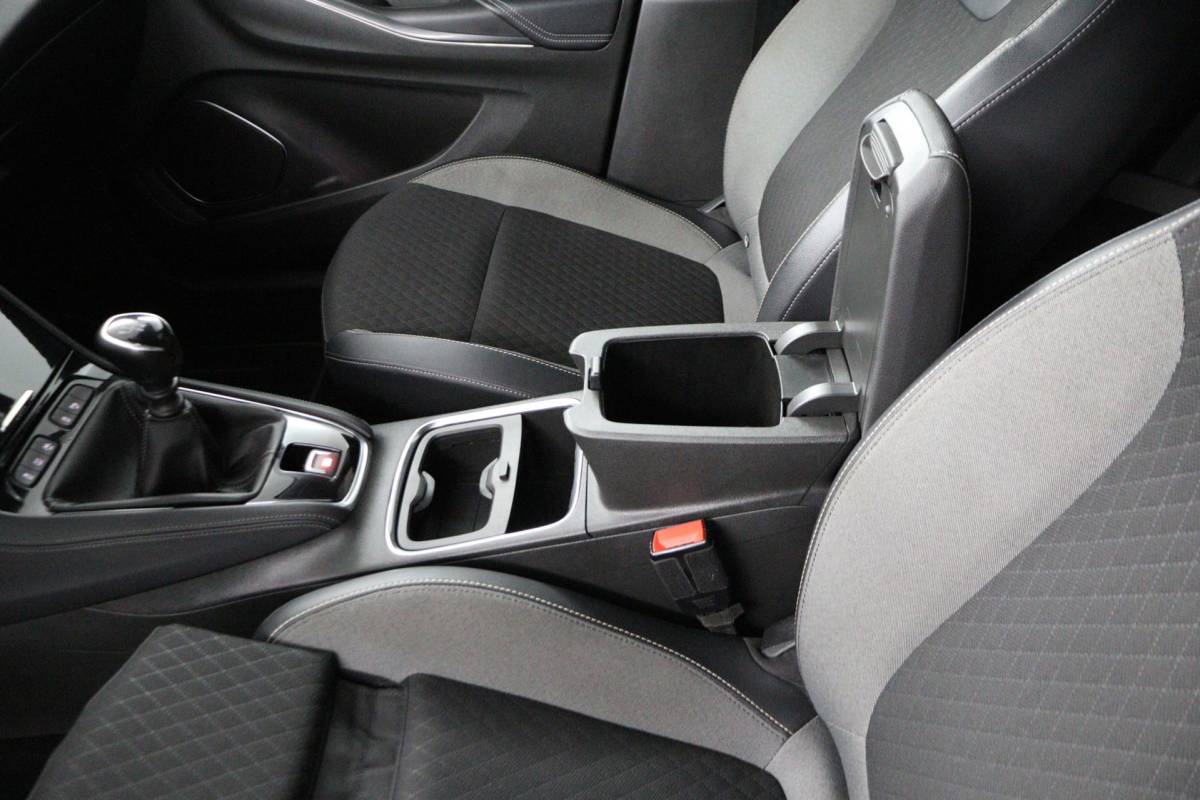 Opel Grandland X Opel Grandland X 1.2 T. 130pk Innovation Camera/AGR/Riem vervangen/Carplay