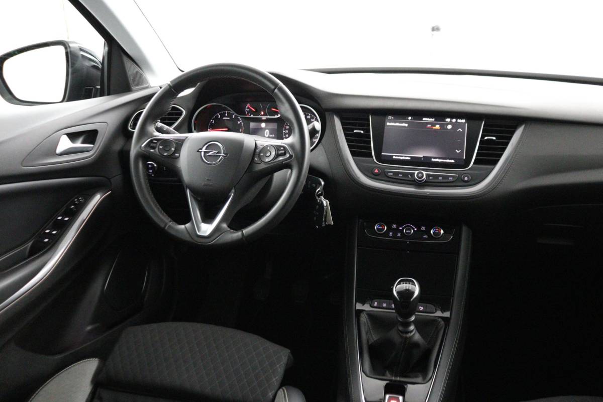 Opel Grandland X Opel Grandland X 1.2 T. 130pk Innovation Camera/AGR/Riem vervangen/Carplay