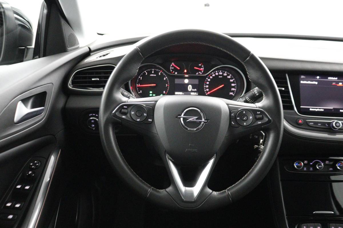 Opel Grandland X Opel Grandland X 1.2 T. 130pk Innovation Camera/AGR/Riem vervangen/Carplay