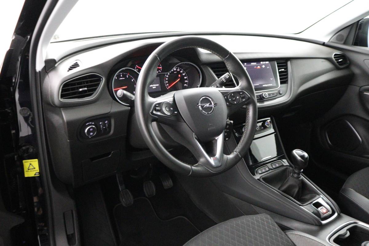 Opel Grandland X Opel Grandland X 1.2 T. 130pk Innovation Camera/AGR/Riem vervangen/Carplay