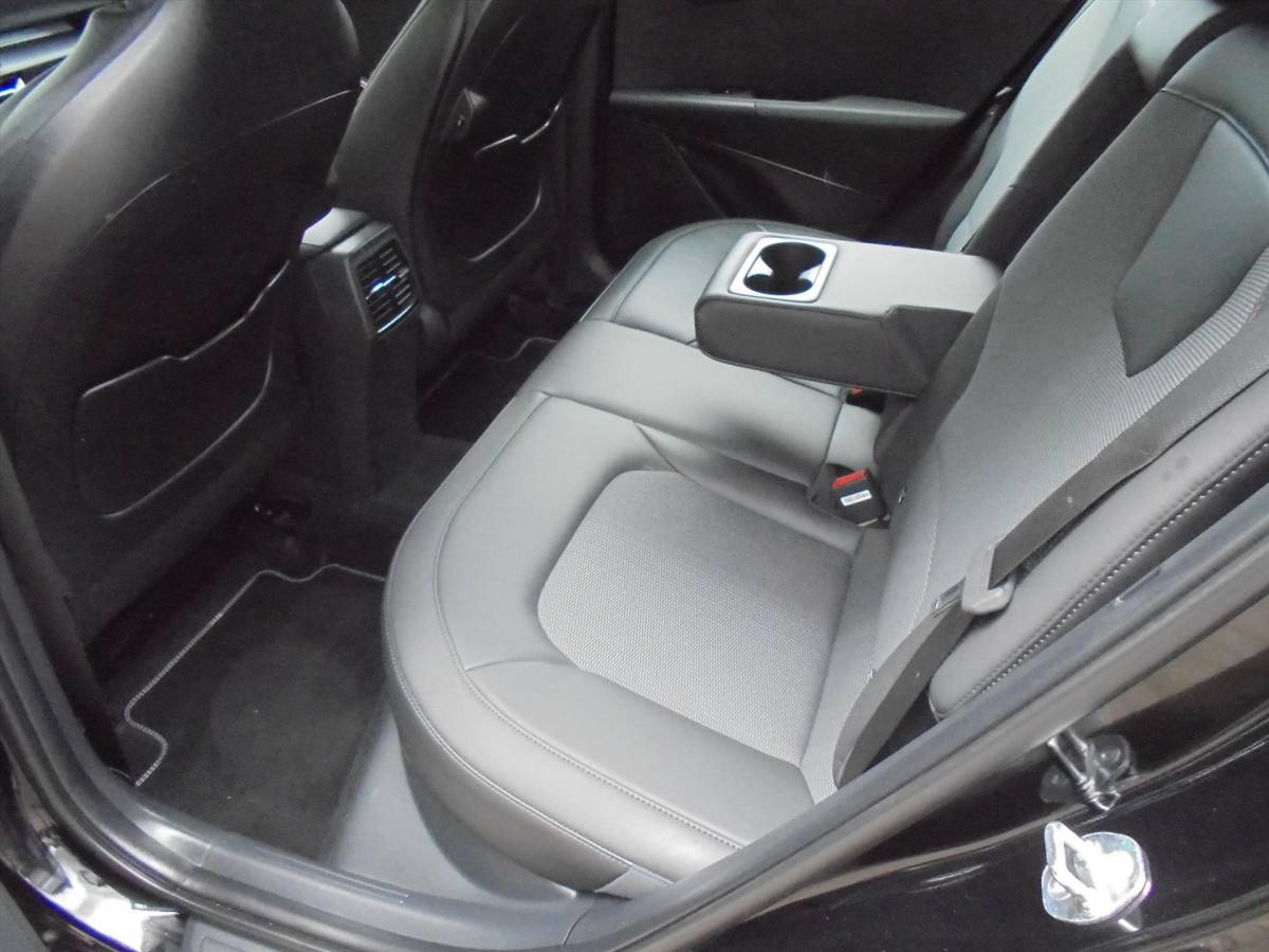Kia Niro Kia Niro 1.6 GDi PLUGIN PHEV 8.917 KM EL. STOELVERSTELLING