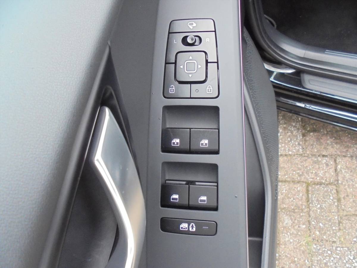 Kia Niro Kia Niro 1.6 GDi PLUGIN PHEV 8.917 KM EL. STOELVERSTELLING