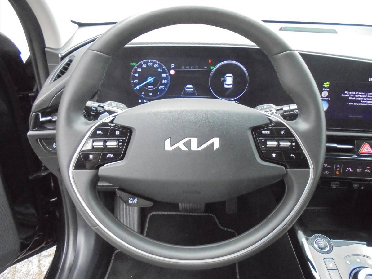 Kia Niro Kia Niro 1.6 GDi PLUGIN PHEV 8.917 KM EL. STOELVERSTELLING