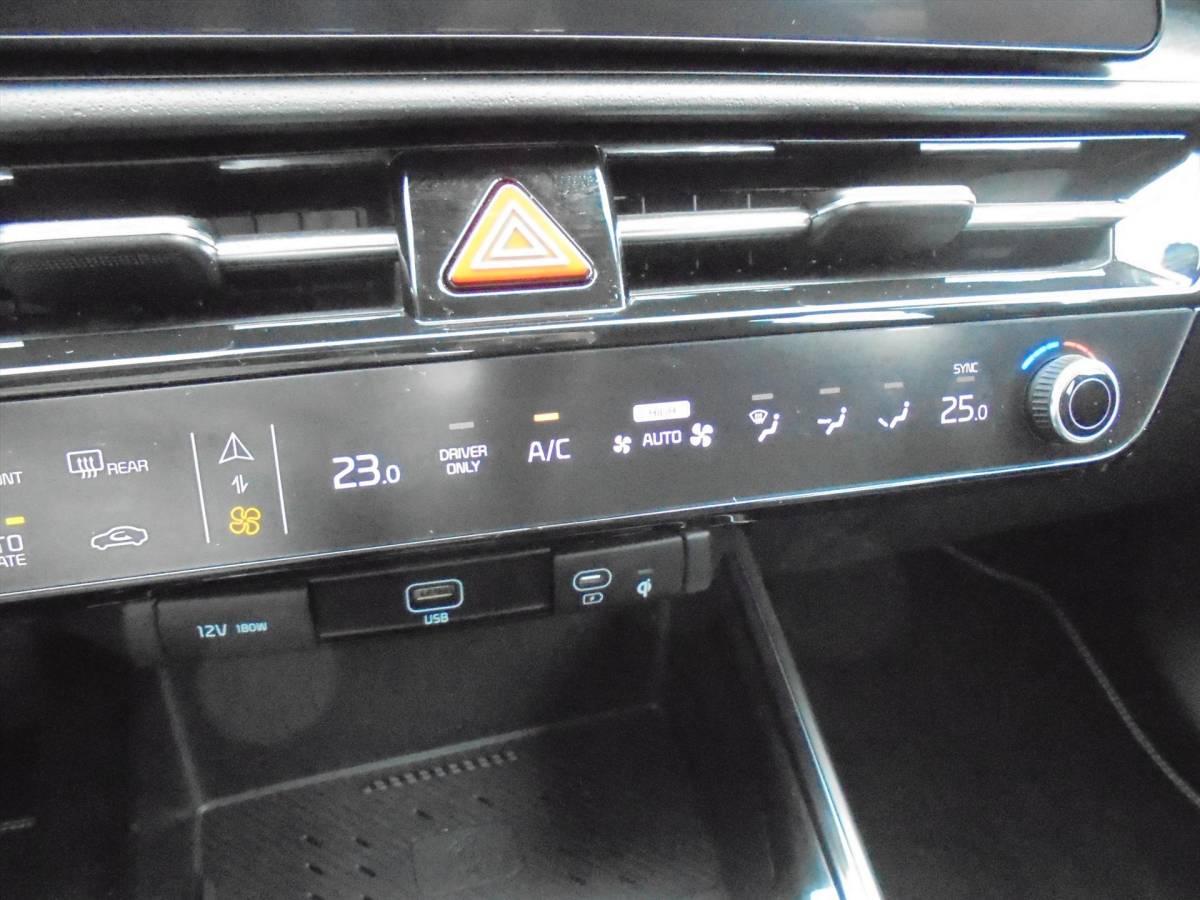 Kia Niro Kia Niro 1.6 GDi PLUGIN PHEV 8.917 KM EL. STOELVERSTELLING
