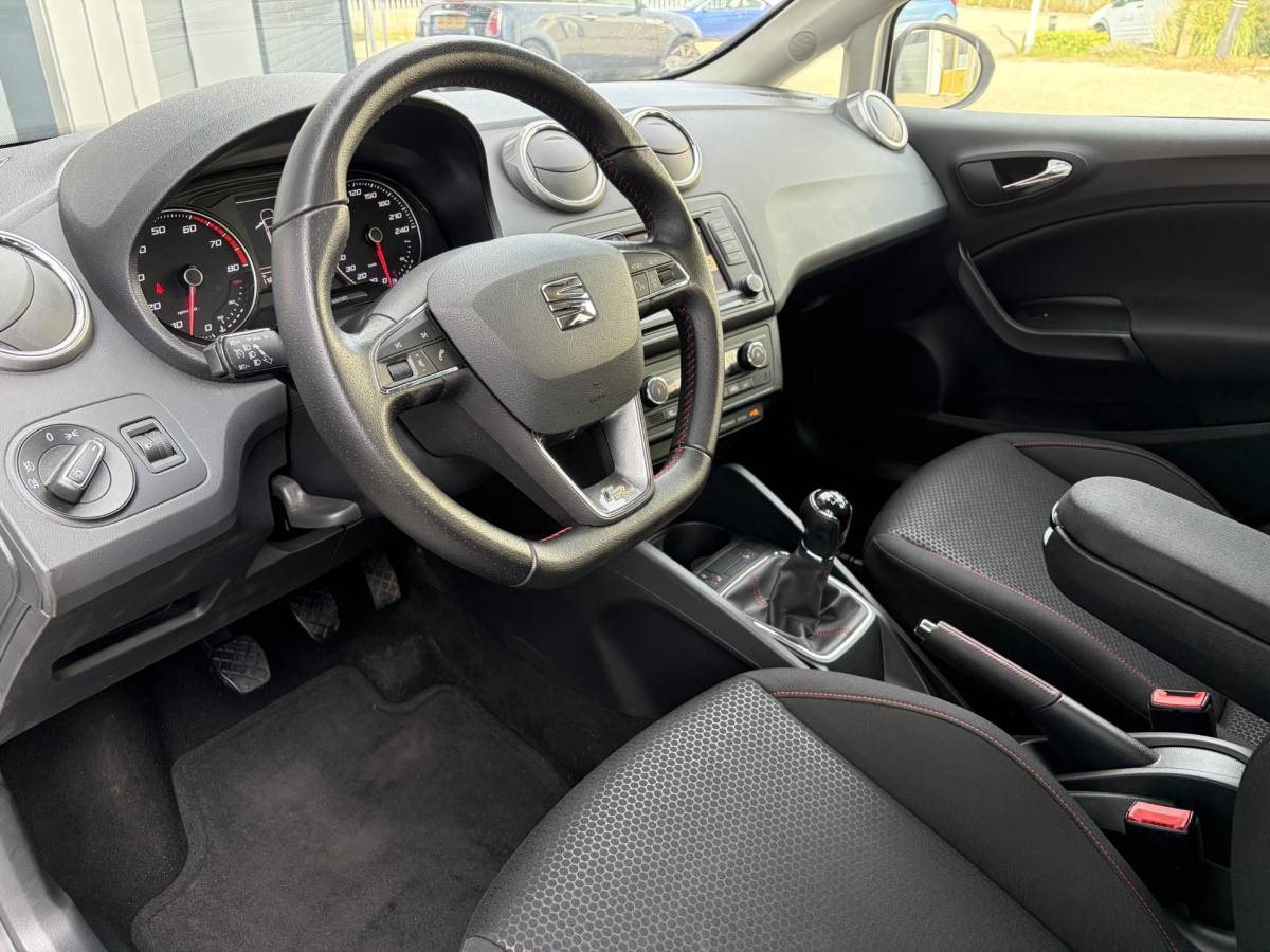 SEAT Ibiza SEAT Ibiza 1.2 TSI FR | Stoelverwarming | Parkeer sensoren | Climate | CV |