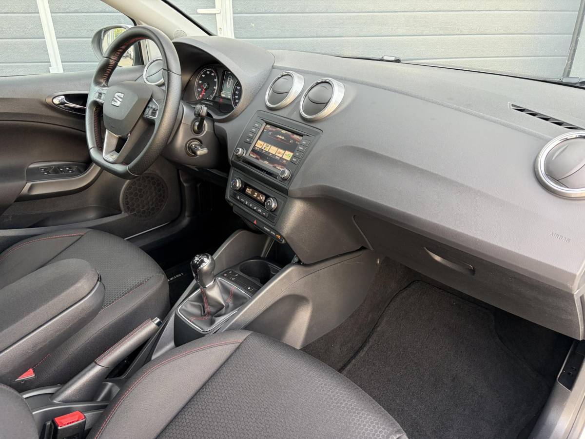 SEAT Ibiza SEAT Ibiza 1.2 TSI FR | Stoelverwarming | Parkeer sensoren | Climate | CV |