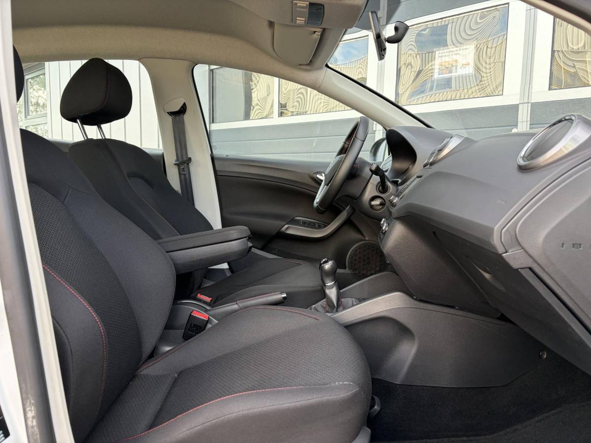 SEAT Ibiza SEAT Ibiza 1.2 TSI FR | Stoelverwarming | Parkeer sensoren | Climate | CV |