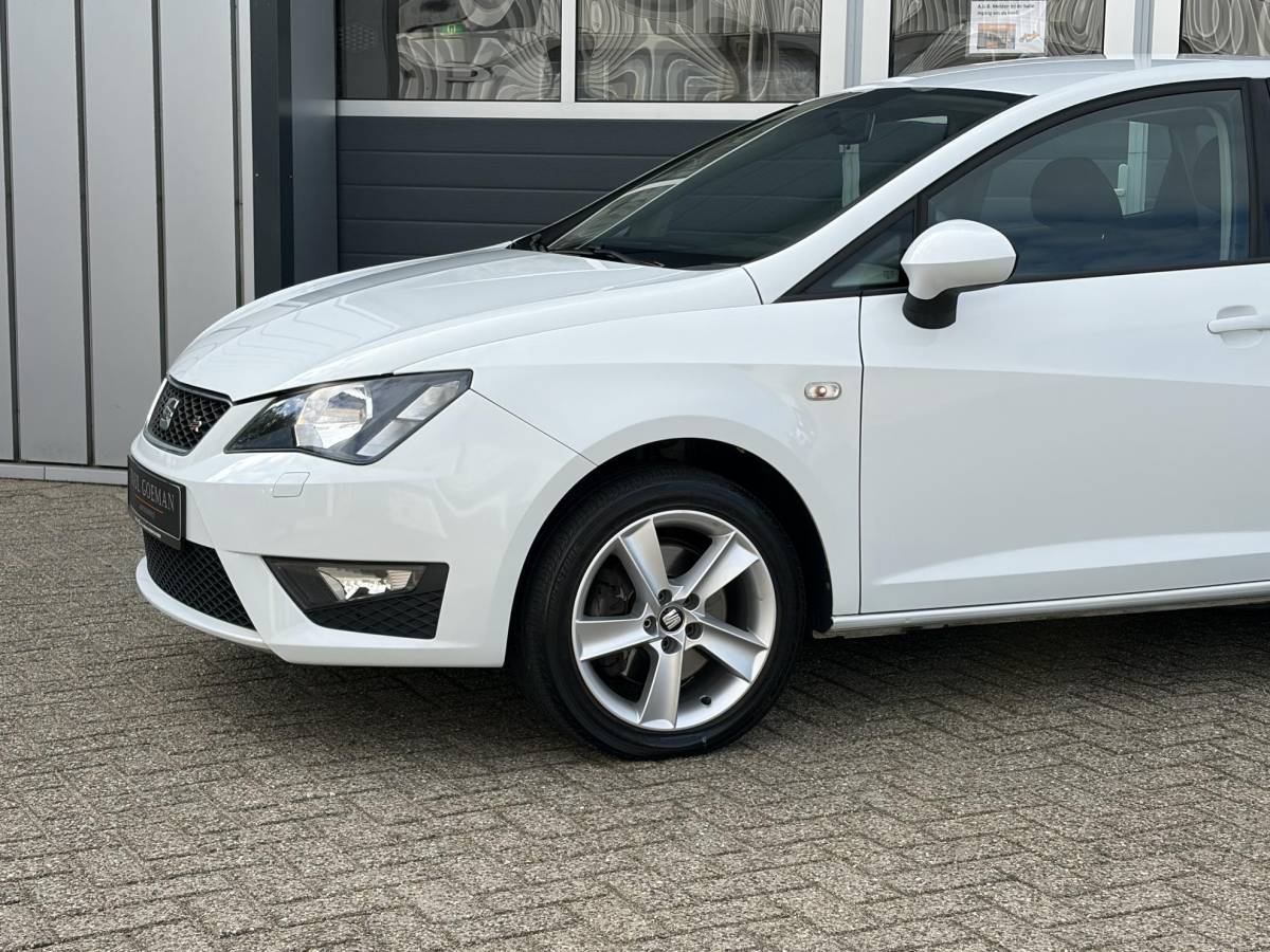 SEAT Ibiza SEAT Ibiza 1.2 TSI FR | Stoelverwarming | Parkeer sensoren | Climate | CV |