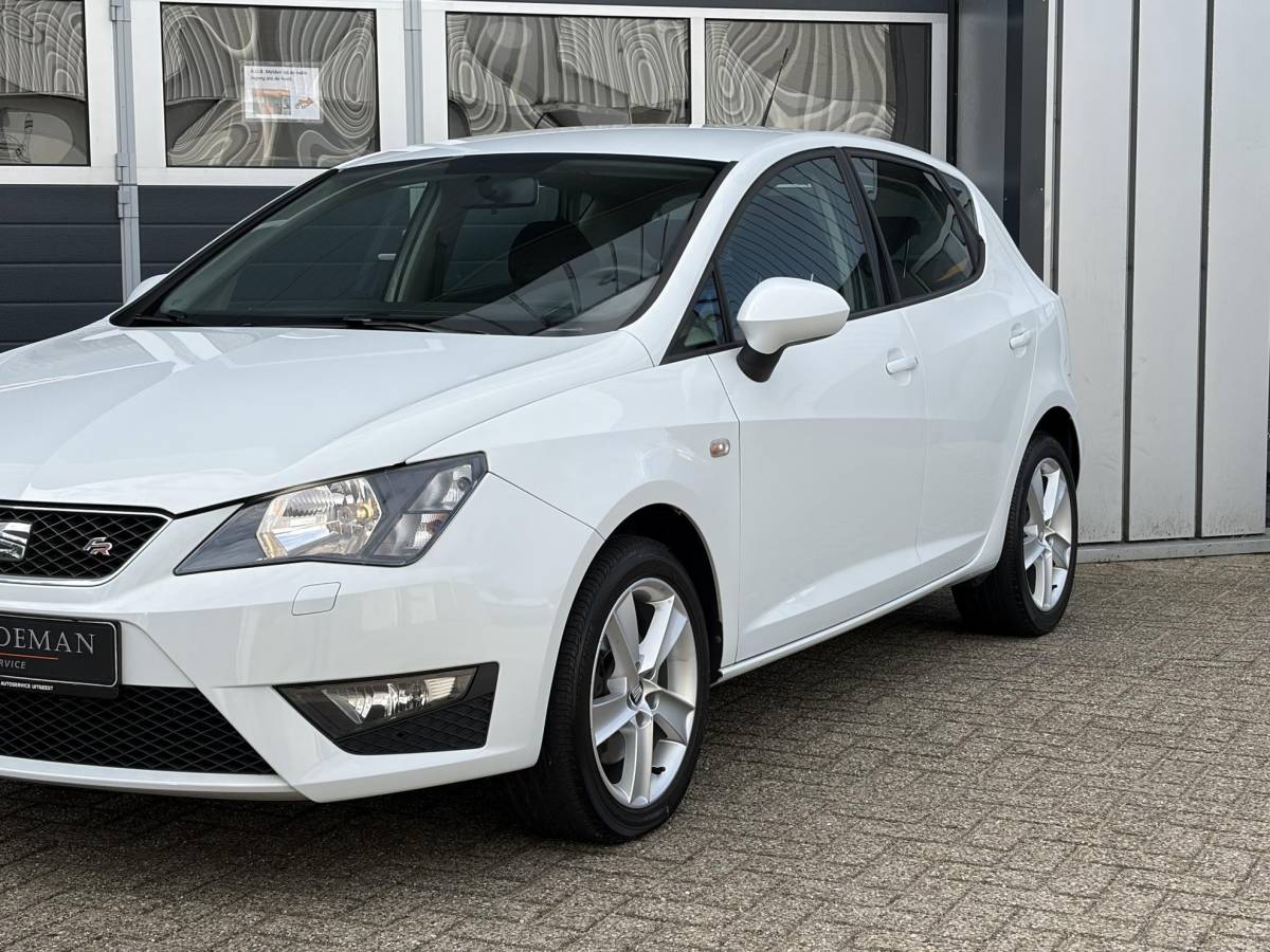 SEAT Ibiza SEAT Ibiza 1.2 TSI FR | Stoelverwarming | Parkeer sensoren | Climate | CV |