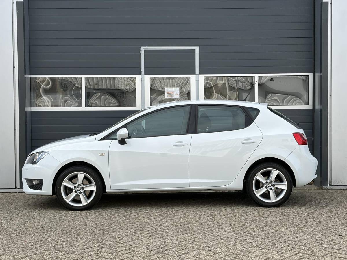 SEAT Ibiza SEAT Ibiza 1.2 TSI FR | Stoelverwarming | Parkeer sensoren | Climate | CV |