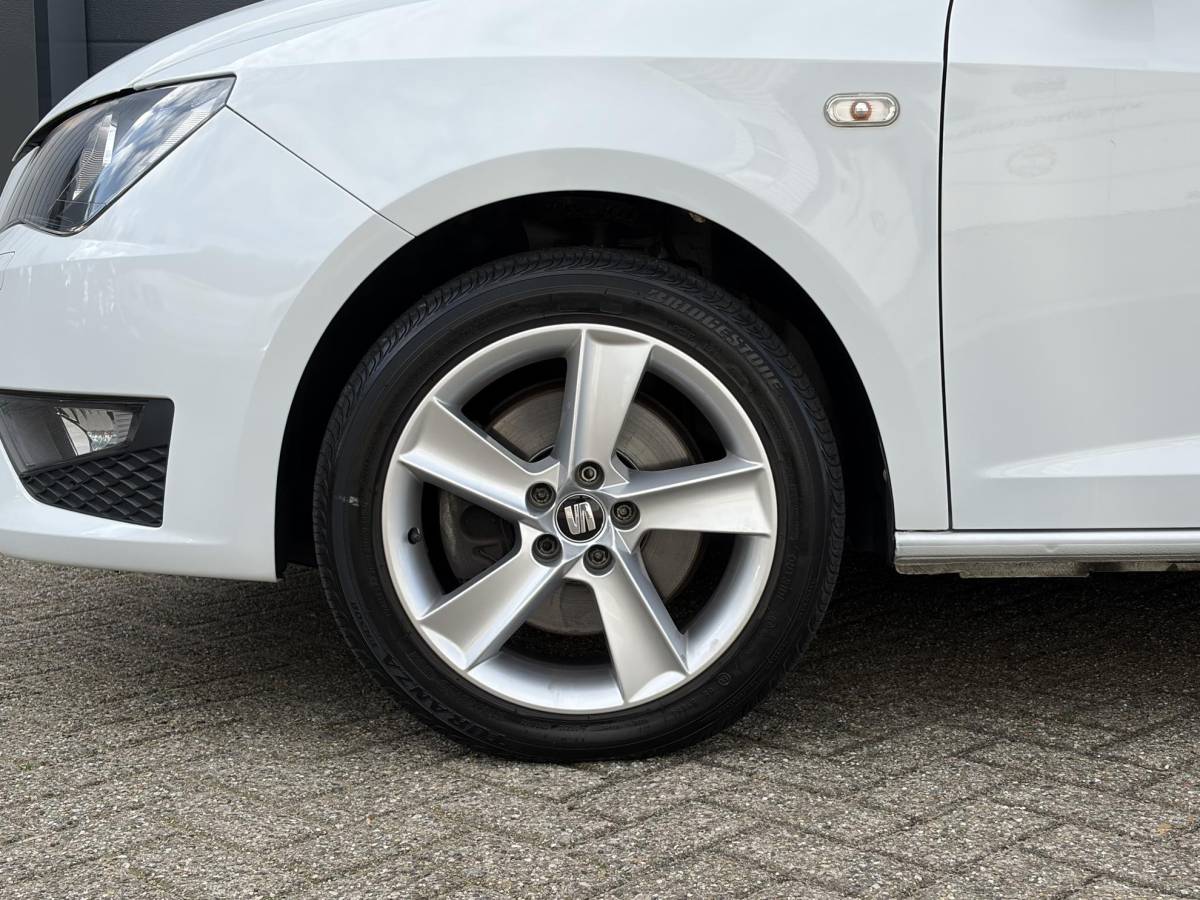 SEAT Ibiza SEAT Ibiza 1.2 TSI FR | Stoelverwarming | Parkeer sensoren | Climate | CV |