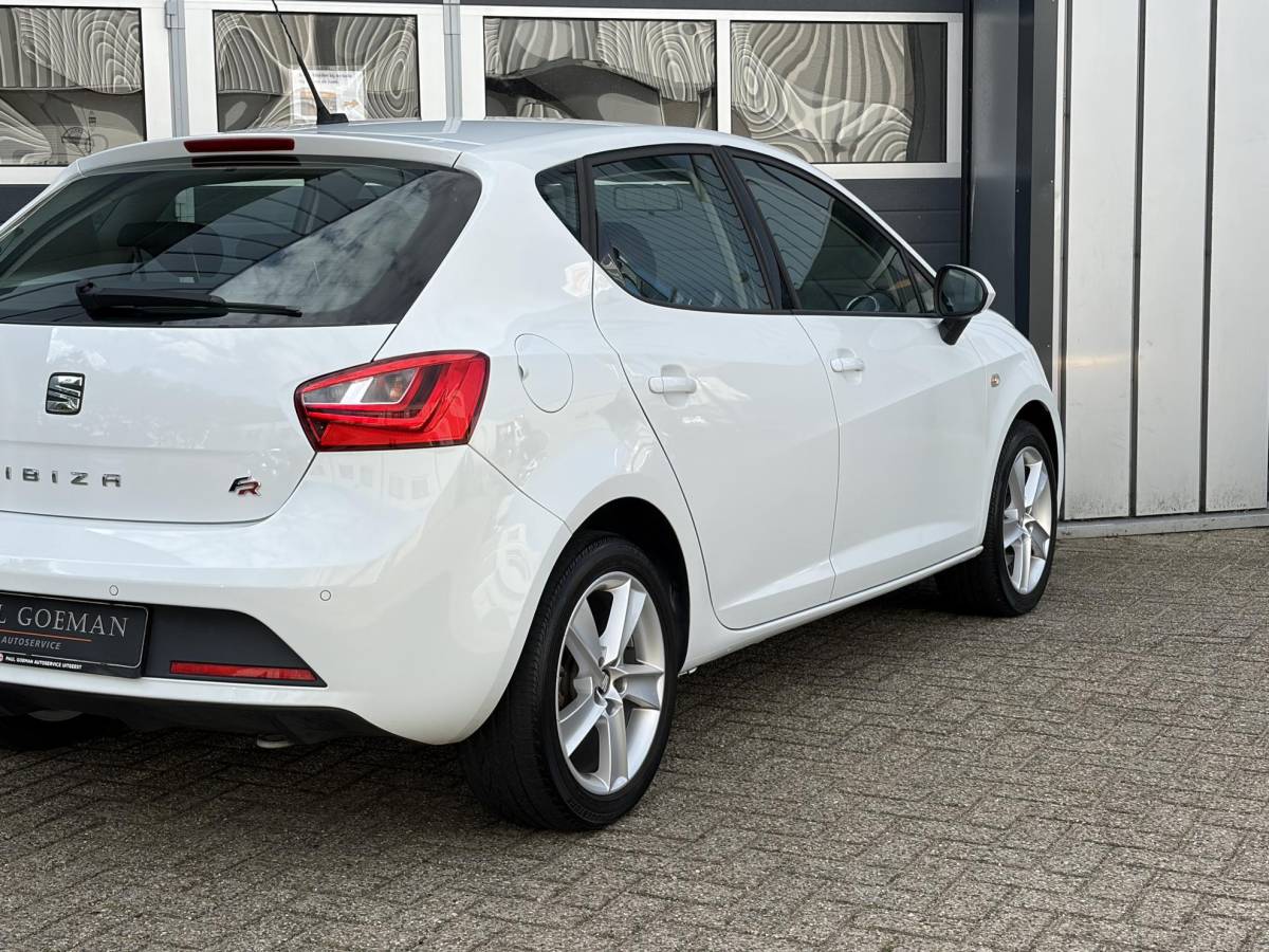 SEAT Ibiza SEAT Ibiza 1.2 TSI FR | Stoelverwarming | Parkeer sensoren | Climate | CV |